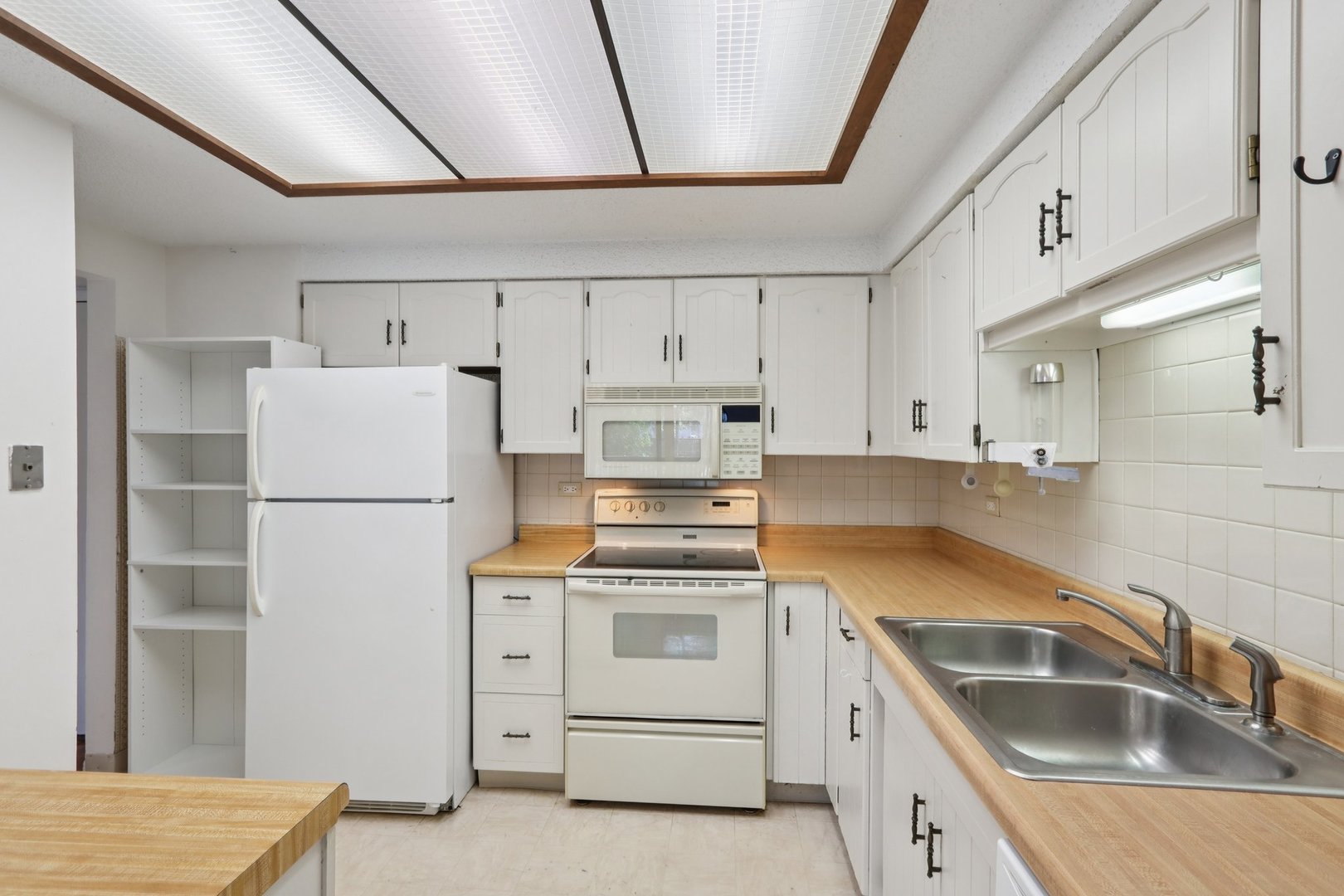 920 Vose Drive #106, Gurnee, IL 60031