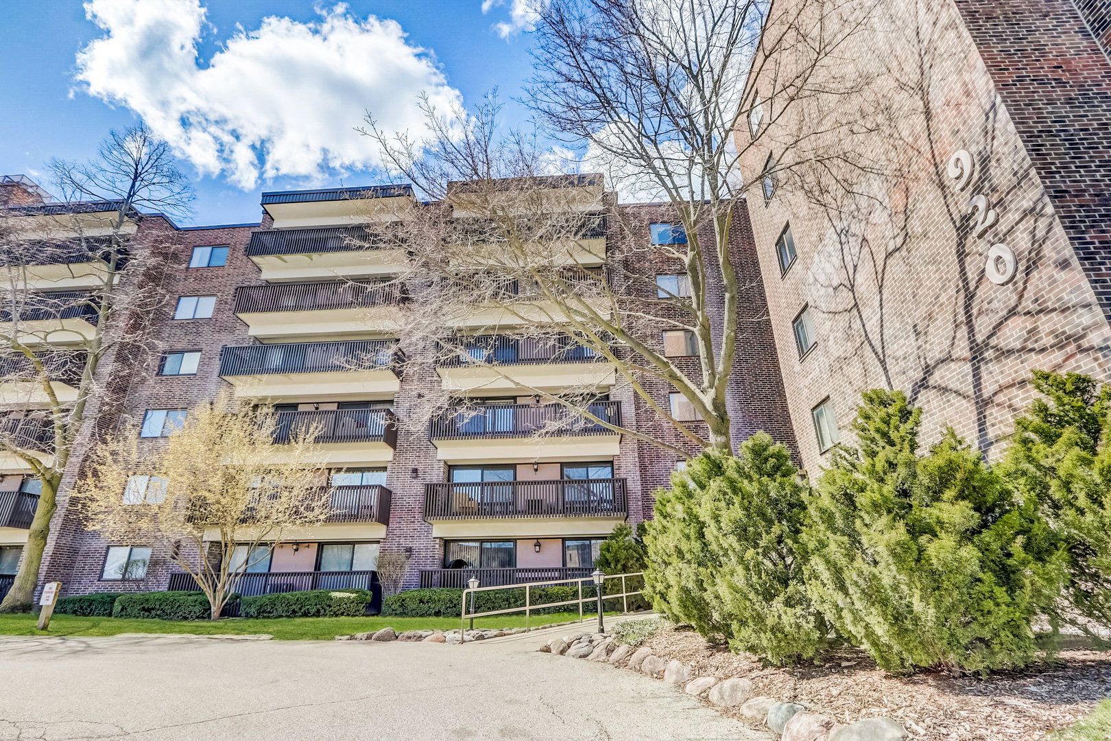 920 Vose Drive #106, Gurnee, IL 60031