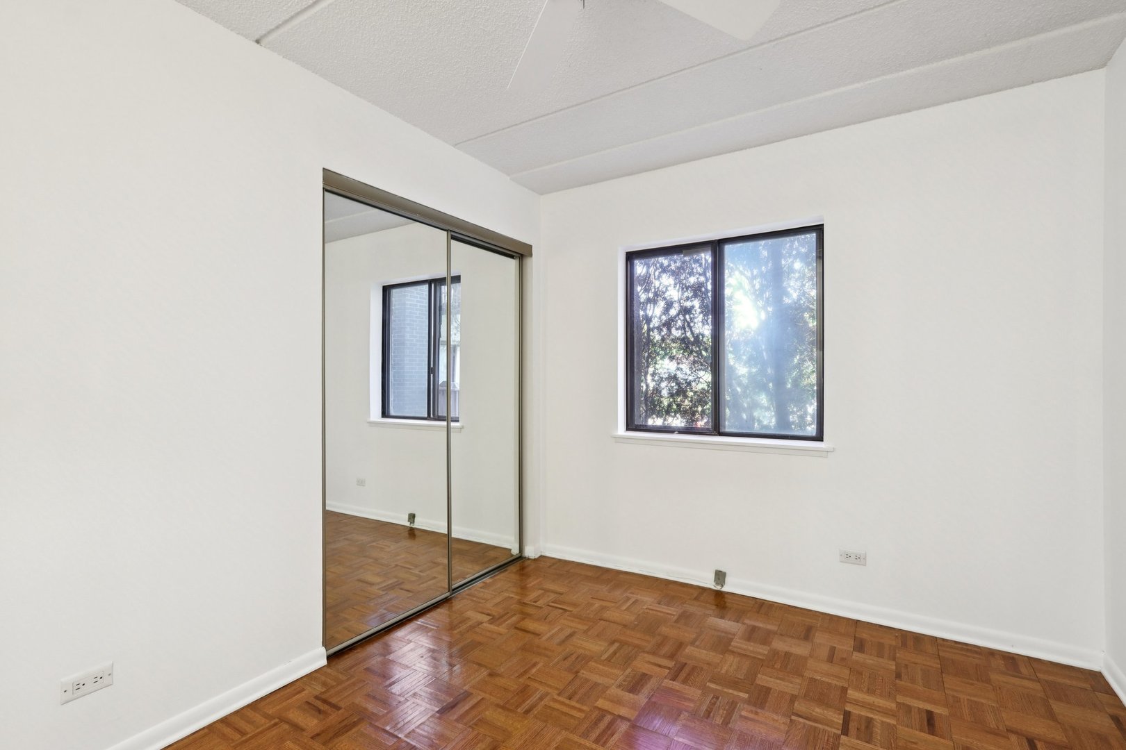 920 Vose Drive #106, Gurnee, IL 60031