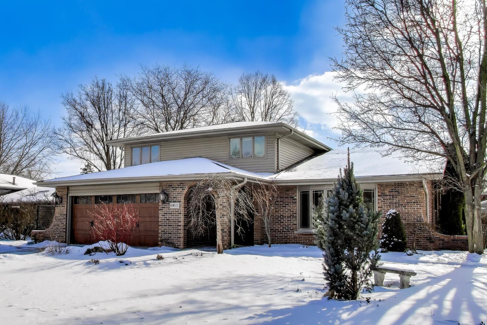 16W671 89th Place, Willowbrook, IL 60527
