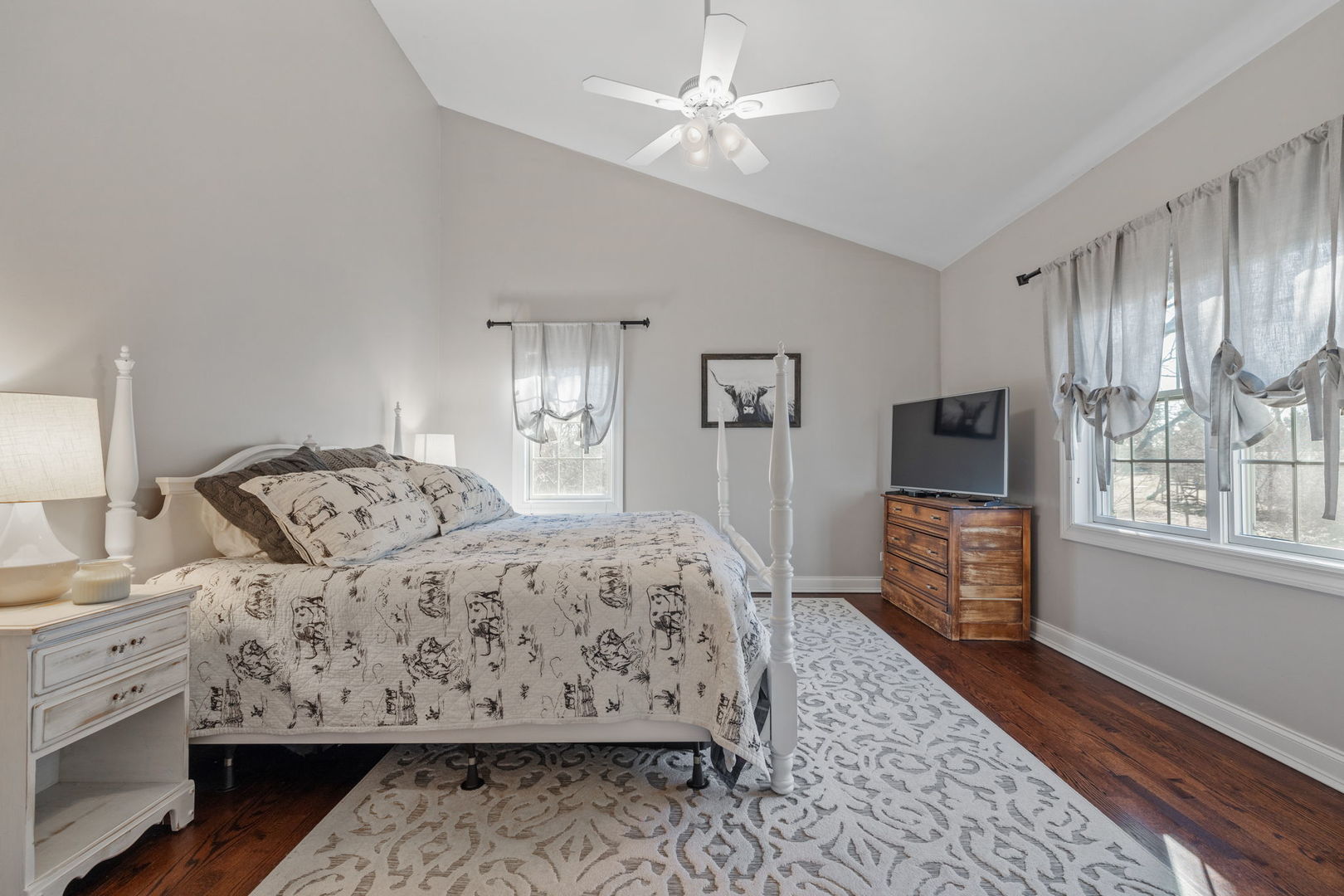 4S728 Karns Road, Naperville, IL 60563