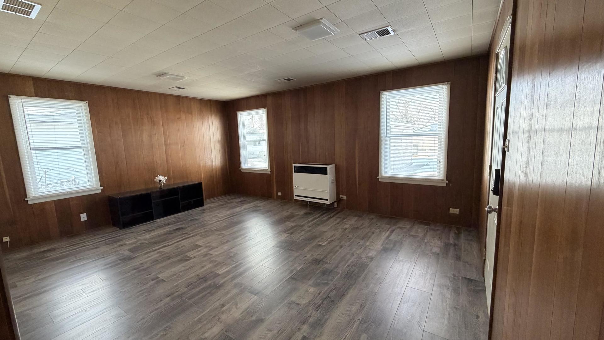 3528 Adams Street, Lansing, IL 60438