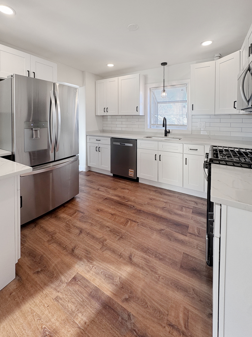 9052 W 92nd Street, Hickory Hills, IL 60457