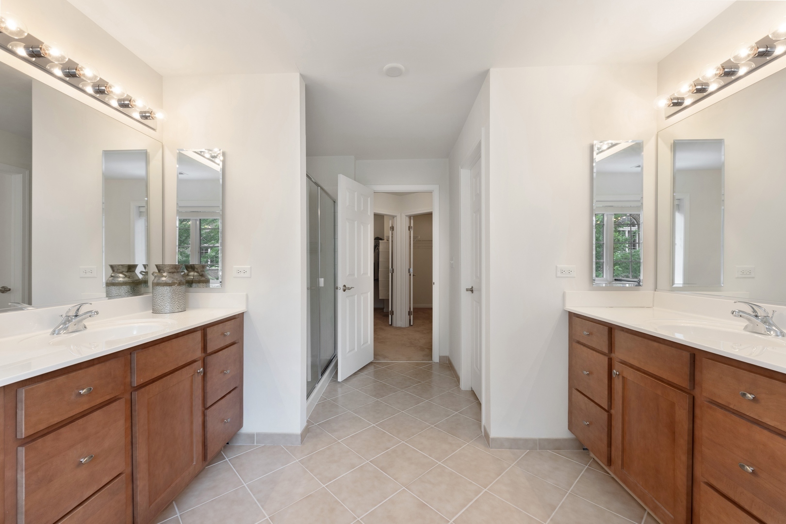 146 Paxton Road, Bloomingdale, IL 60108