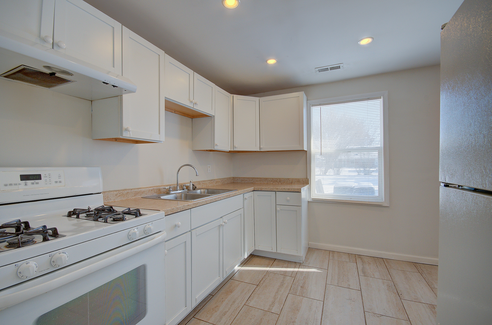 1512 N May Street, Joliet, IL 60435