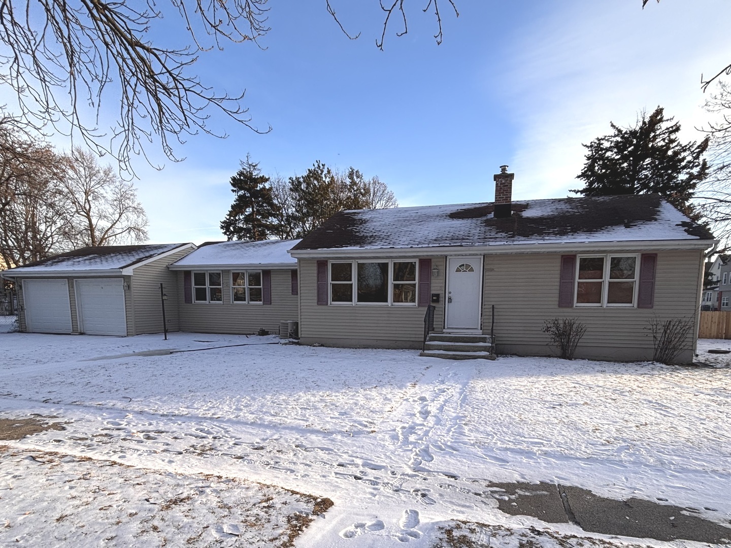 821 12th Street, North Chicago, IL 60064