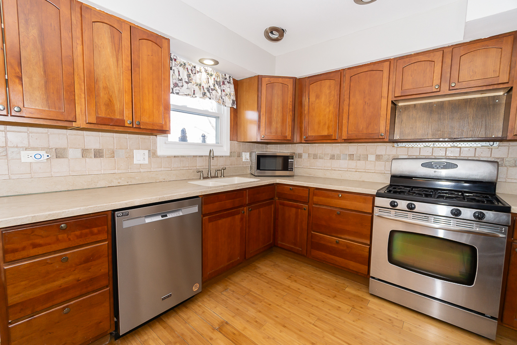 756 W Millers Road, Des Plaines, IL 60016