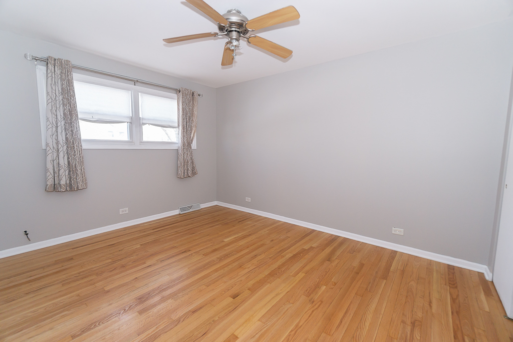 756 W Millers Road, Des Plaines, IL 60016