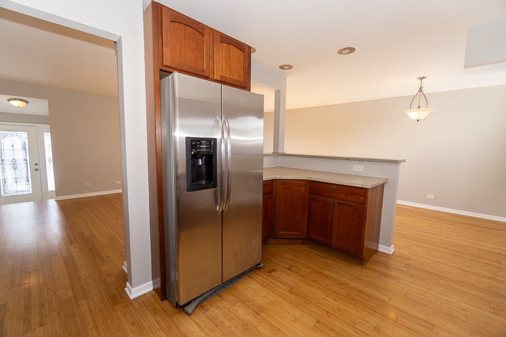 756 W Millers Road, Des Plaines, IL 60016