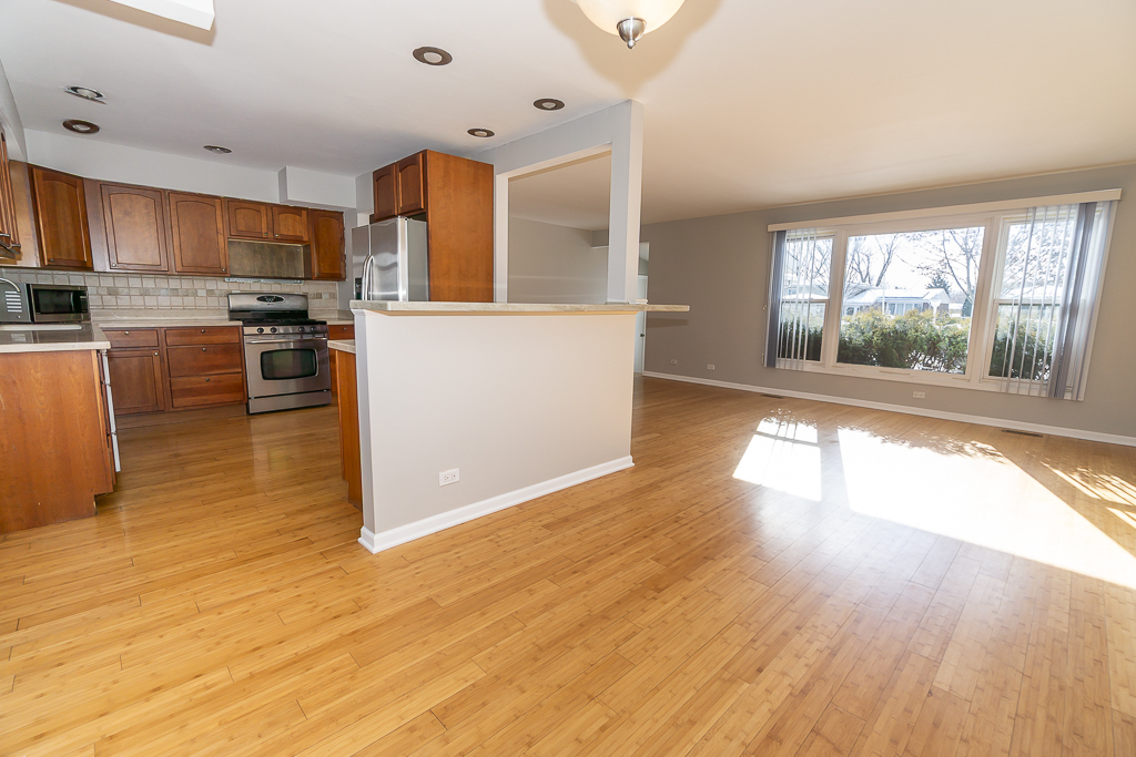 756 W Millers Road, Des Plaines, IL 60016