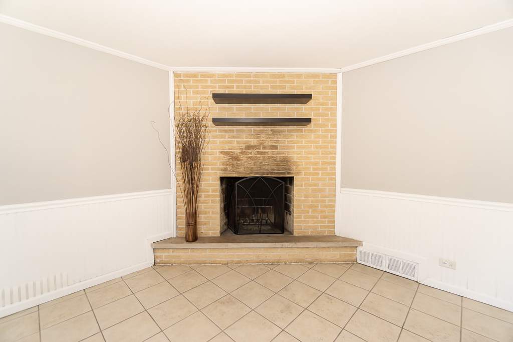 756 W Millers Road, Des Plaines, IL 60016