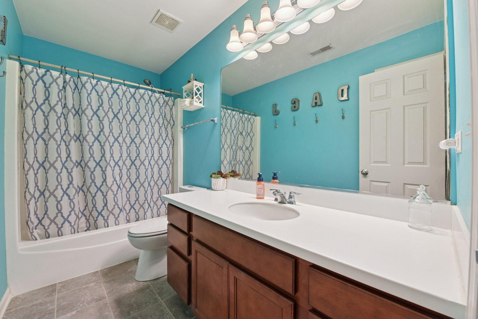 340 Town Center Boulevard, Gilberts, IL 60136