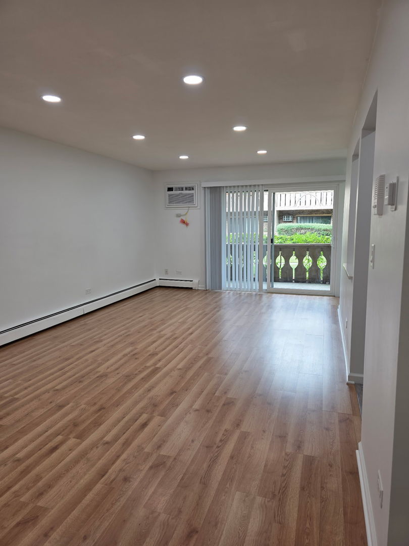 6 Parkside Court #2, Vernon Hills, IL 60061