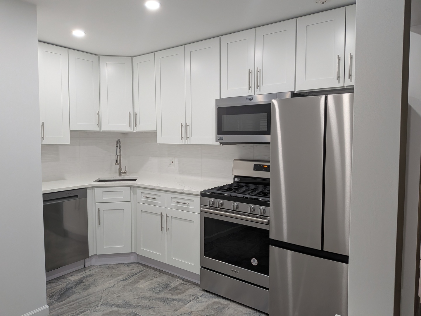 6 Parkside Court #2, Vernon Hills, IL 60061