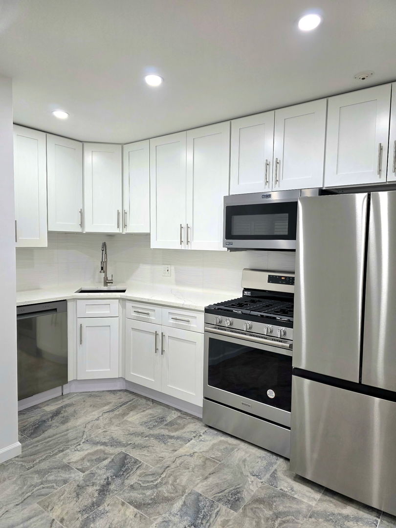 6 Parkside Court #2, Vernon Hills, IL 60061