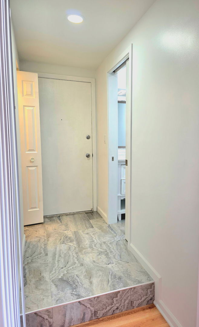 6 Parkside Court #2, Vernon Hills, IL 60061