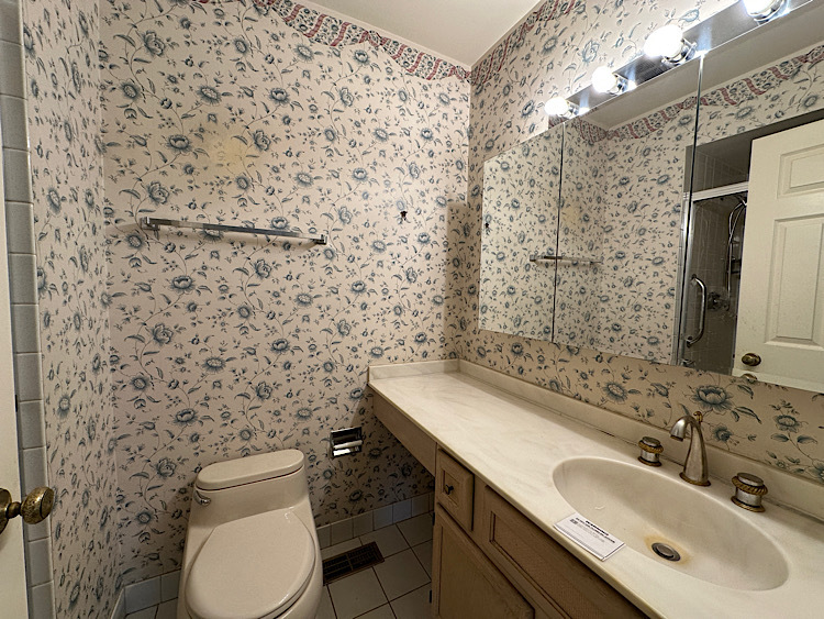 19W244 Governors Trail, Oak Brook, IL 60523