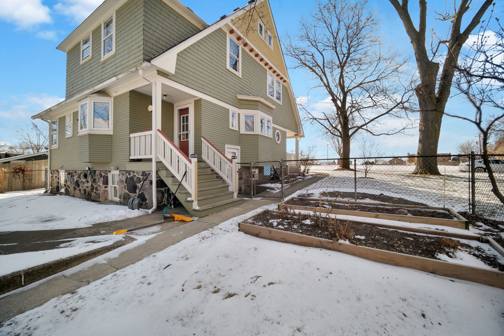 221 High Street, West Chicago, IL 60185