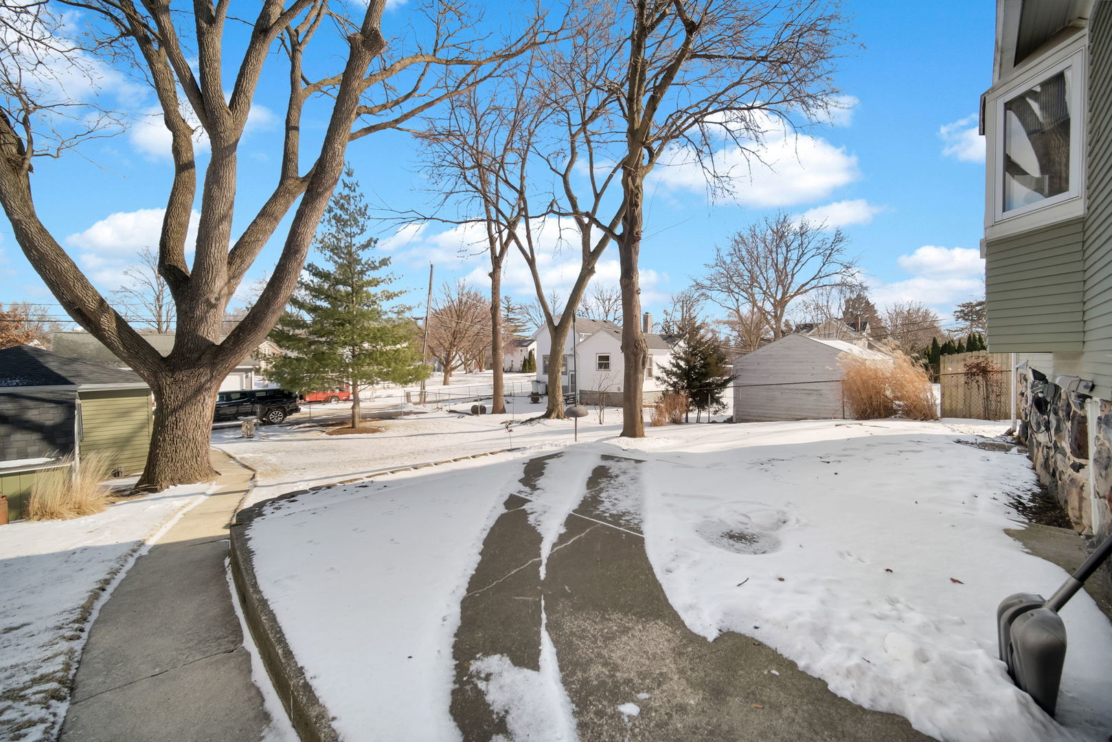 221 High Street, West Chicago, IL 60185