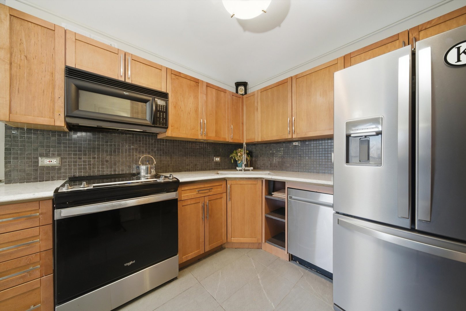 3550 N Lake Shore Drive #908, Chicago, IL 60657