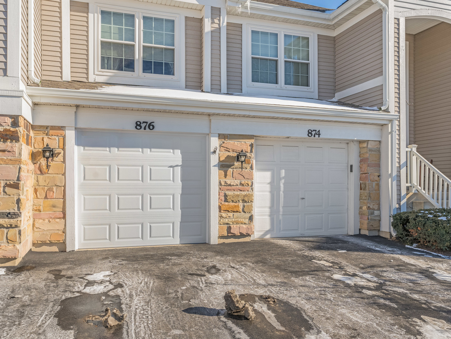 876 Brompton Court #876, Carol Stream, IL 60188