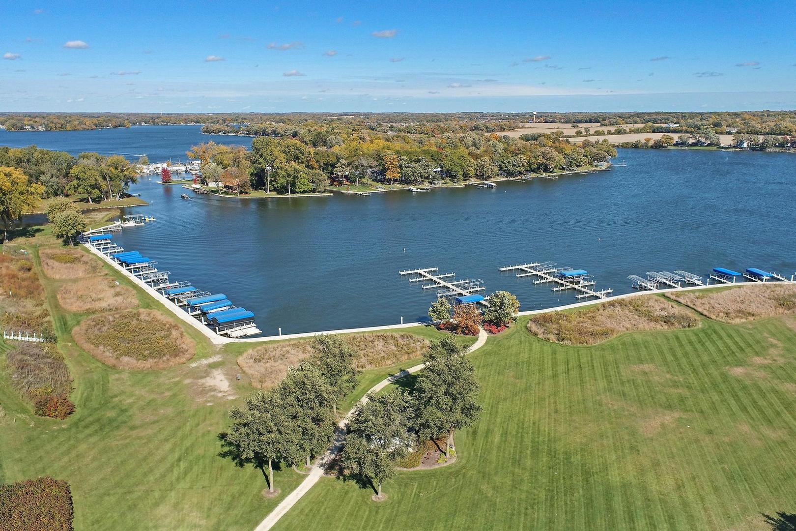 40729 N North Newport Drive, Antioch, IL 60002