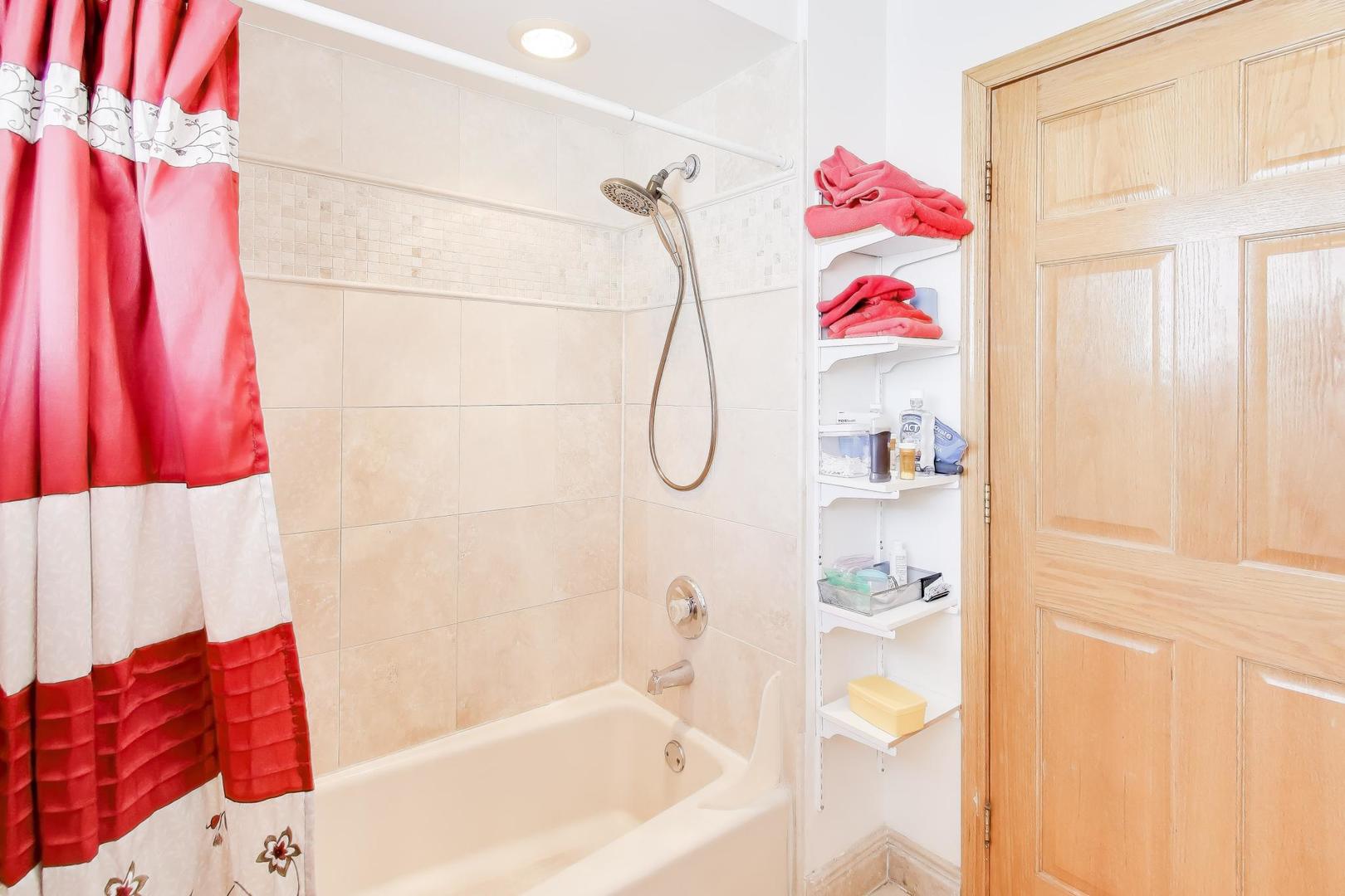 926 Braeburn Road, Inverness, IL 60067