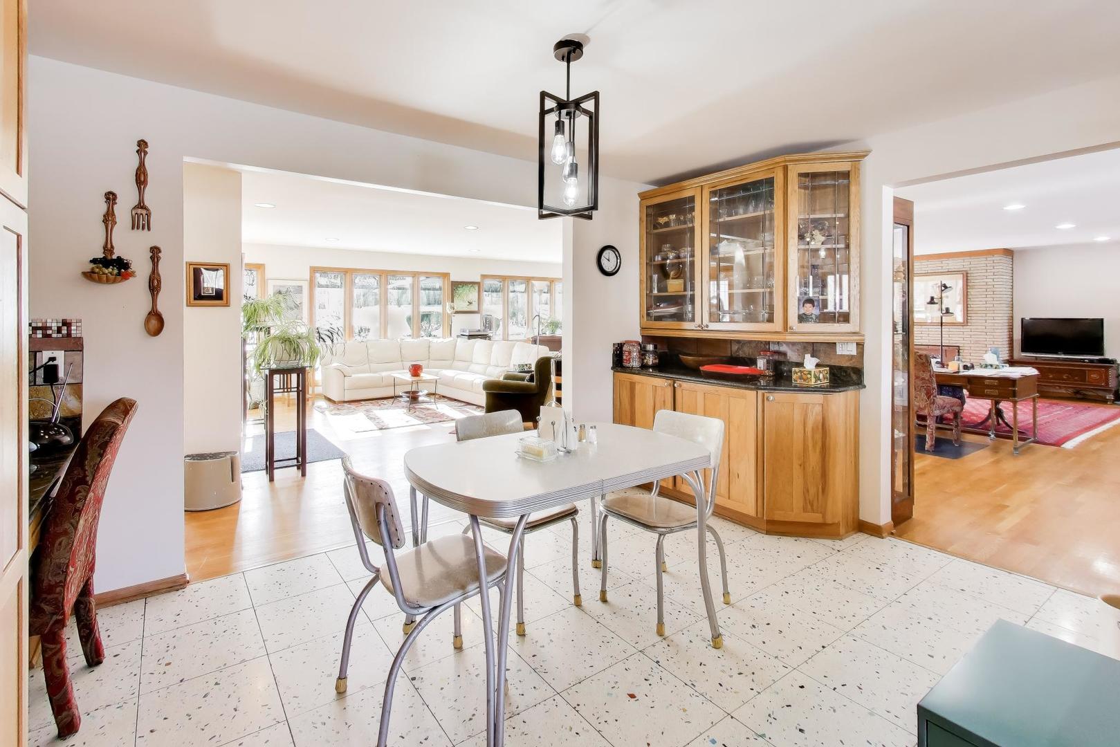 926 Braeburn Road, Inverness, IL 60067