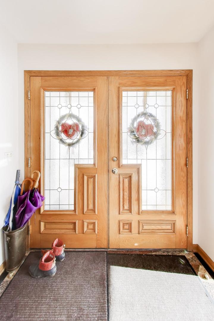 926 Braeburn Road, Inverness, IL 60067