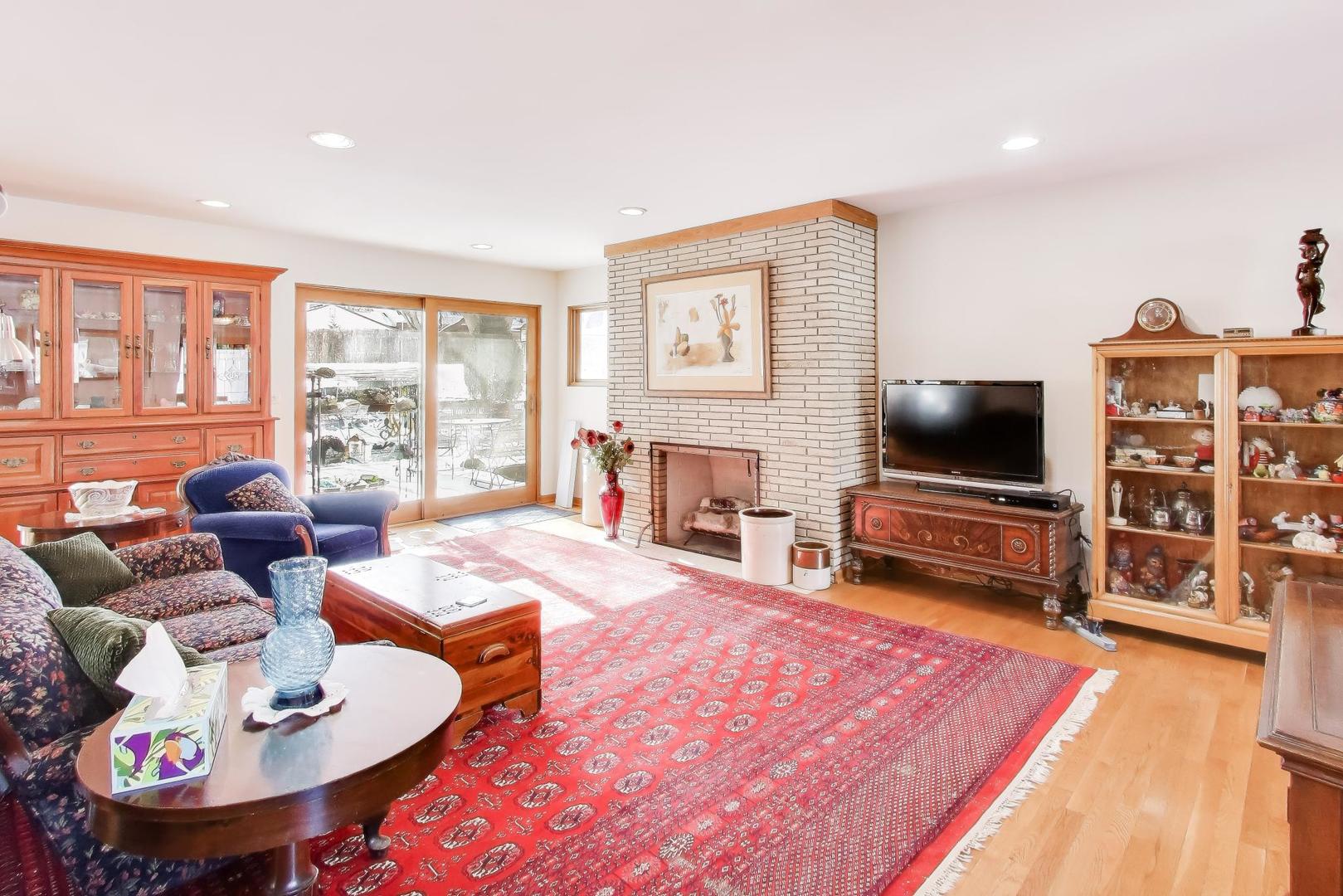 926 Braeburn Road, Inverness, IL 60067