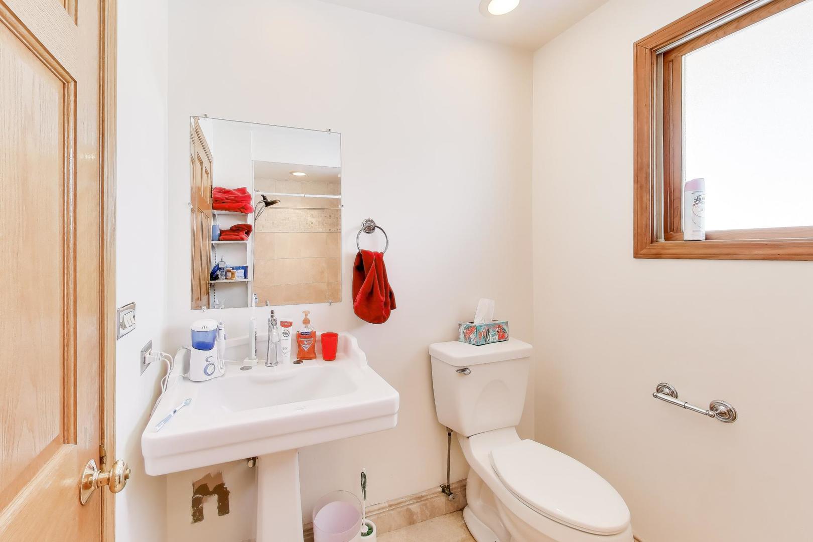 926 Braeburn Road, Inverness, IL 60067