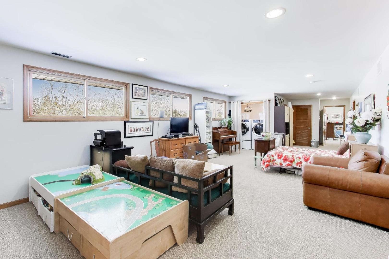 926 Braeburn Road, Inverness, IL 60067