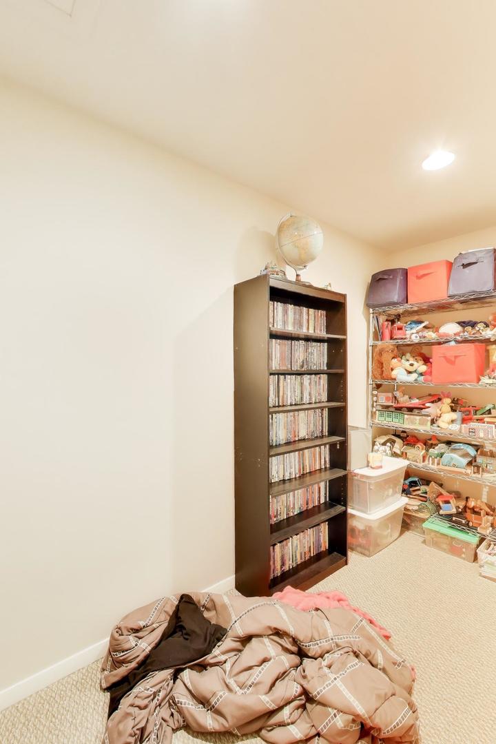 926 Braeburn Road, Inverness, IL 60067