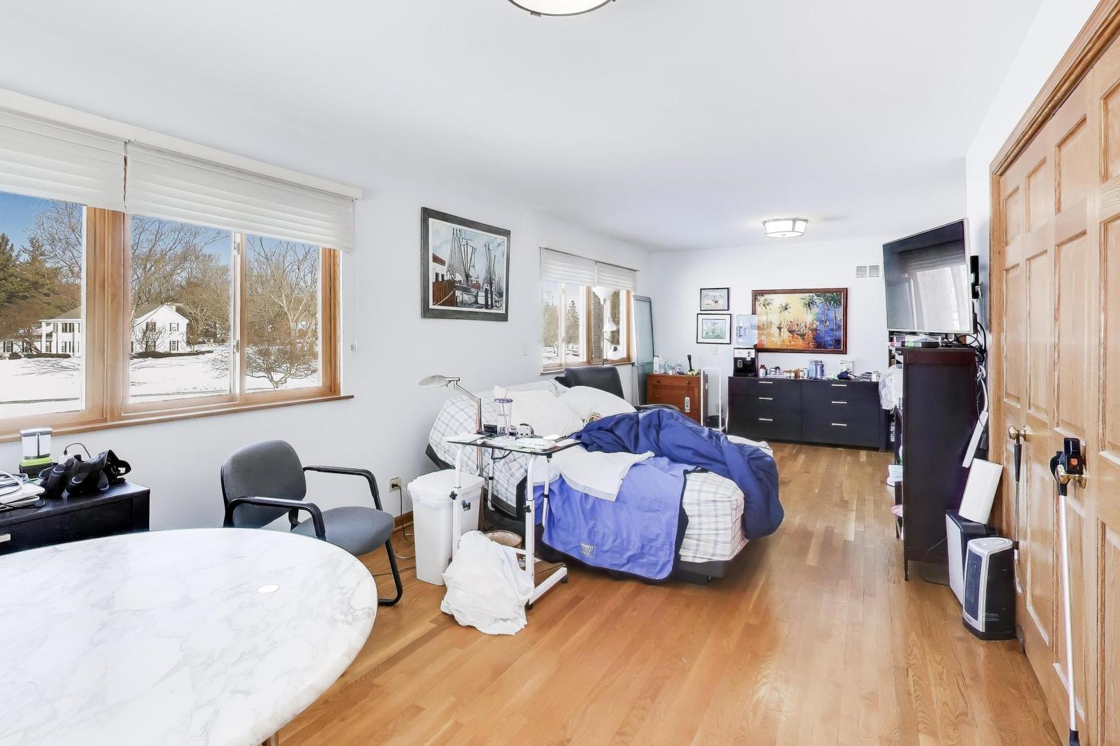 926 Braeburn Road, Inverness, IL 60067