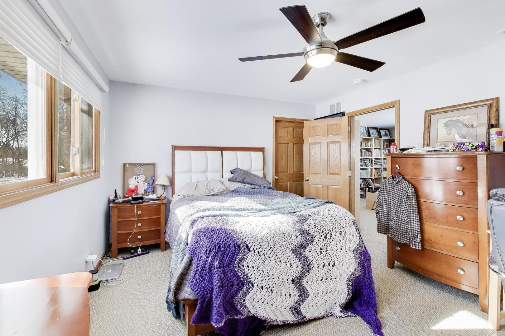 926 Braeburn Road, Inverness, IL 60067