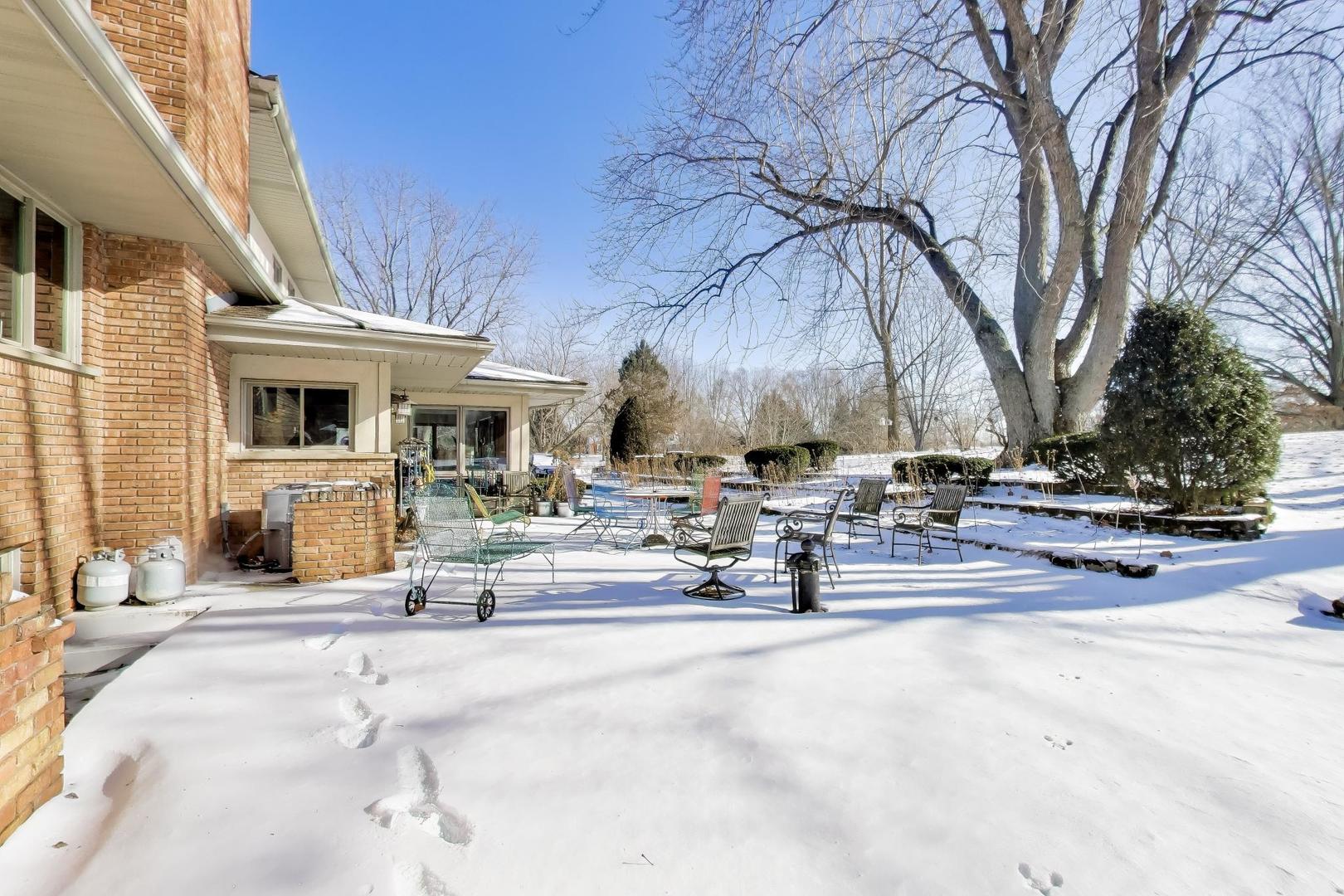 926 Braeburn Road, Inverness, IL 60067