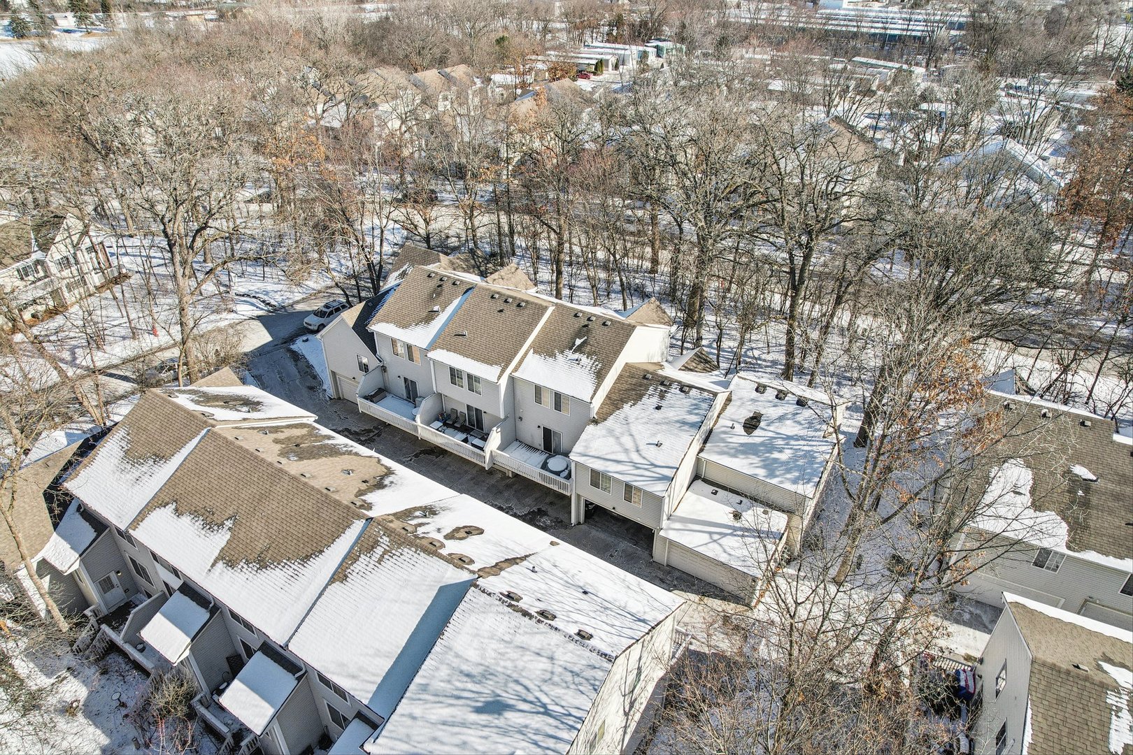 241 W Whispering Oaks Lane, Round Lake, IL 60073