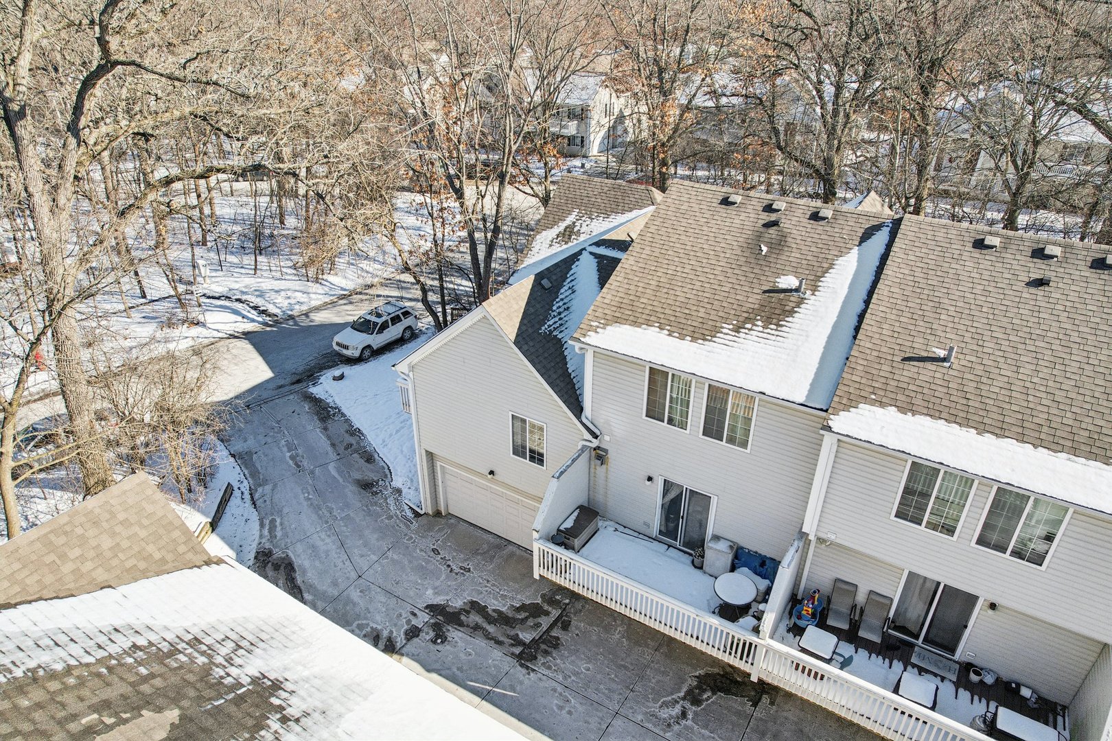 241 W Whispering Oaks Lane, Round Lake, IL 60073