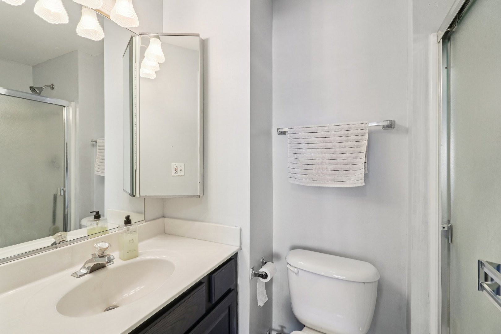 241 W Whispering Oaks Lane, Round Lake, IL 60073