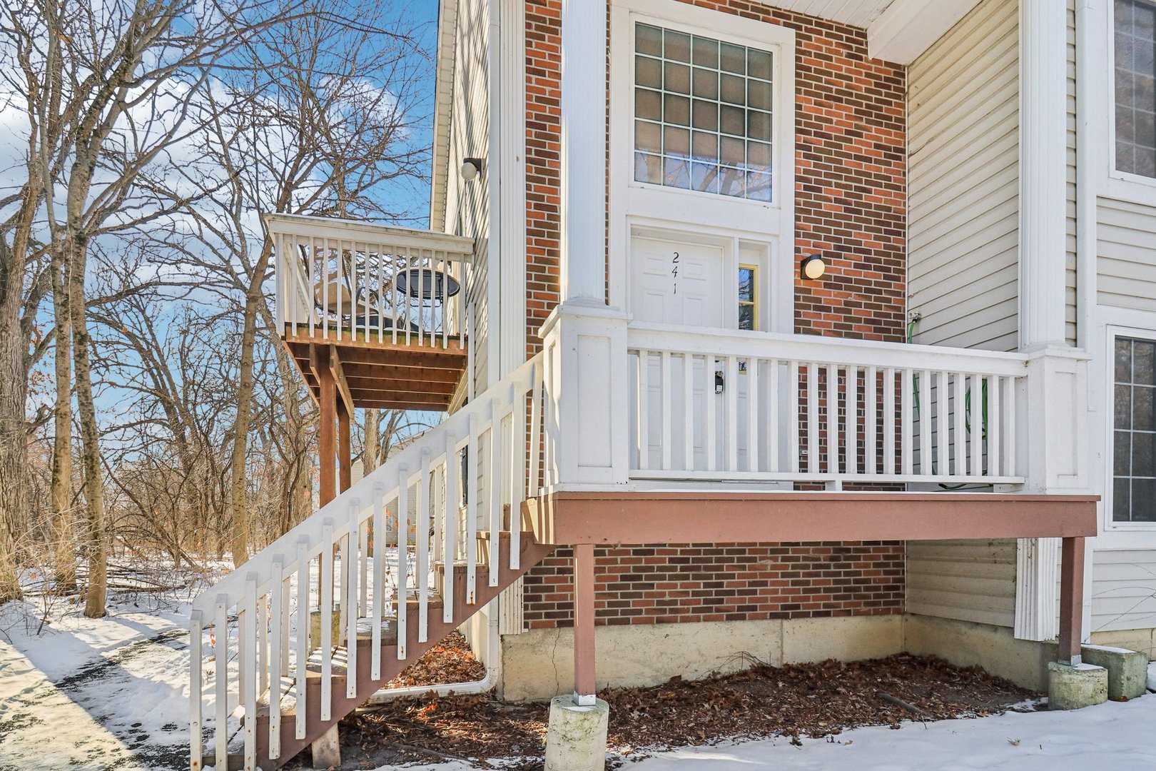 241 W Whispering Oaks Lane, Round Lake, IL 60073