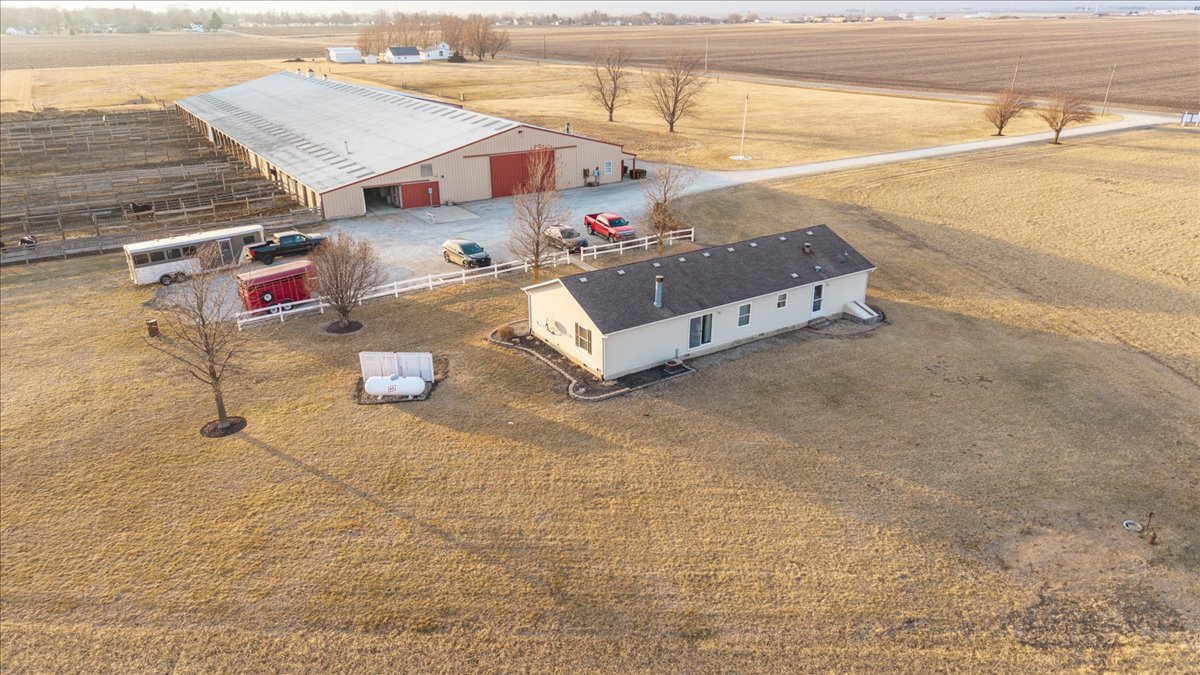 26151 E 2500 North Road, Lexington, IL 61753