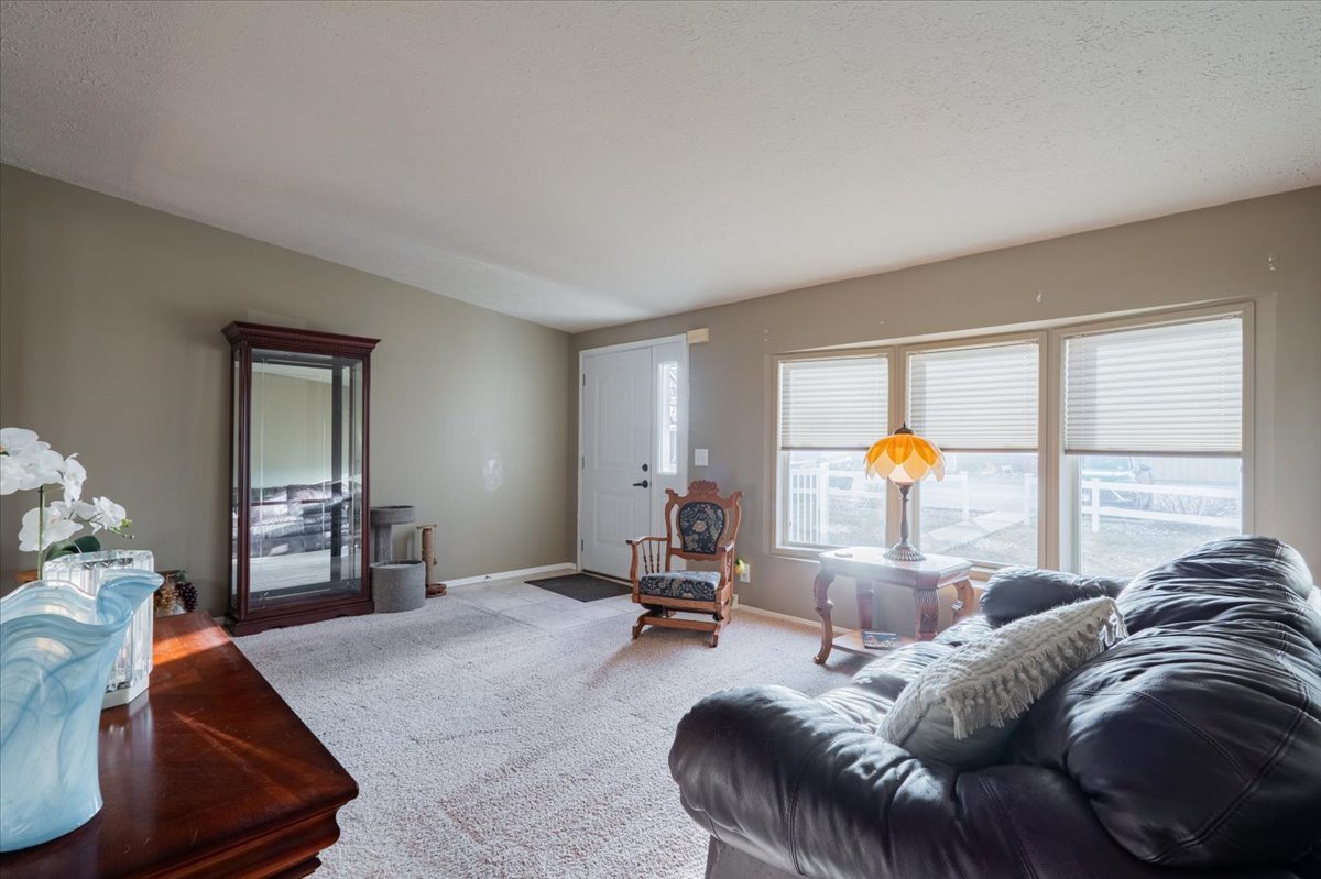 26151 E 2500 North Road, Lexington, IL 61753