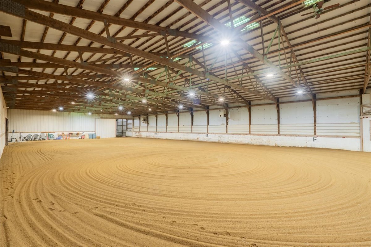 26151 E 2500 North Road, Lexington, IL 61753