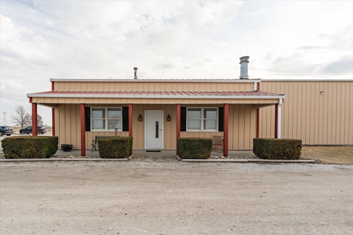 26151 E 2500 North Road, Lexington, IL 61753