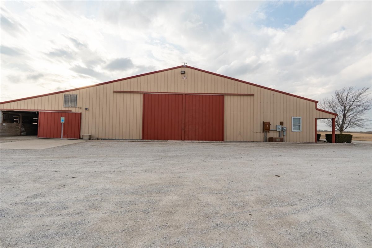 26151 E 2500 North Road, Lexington, IL 61753