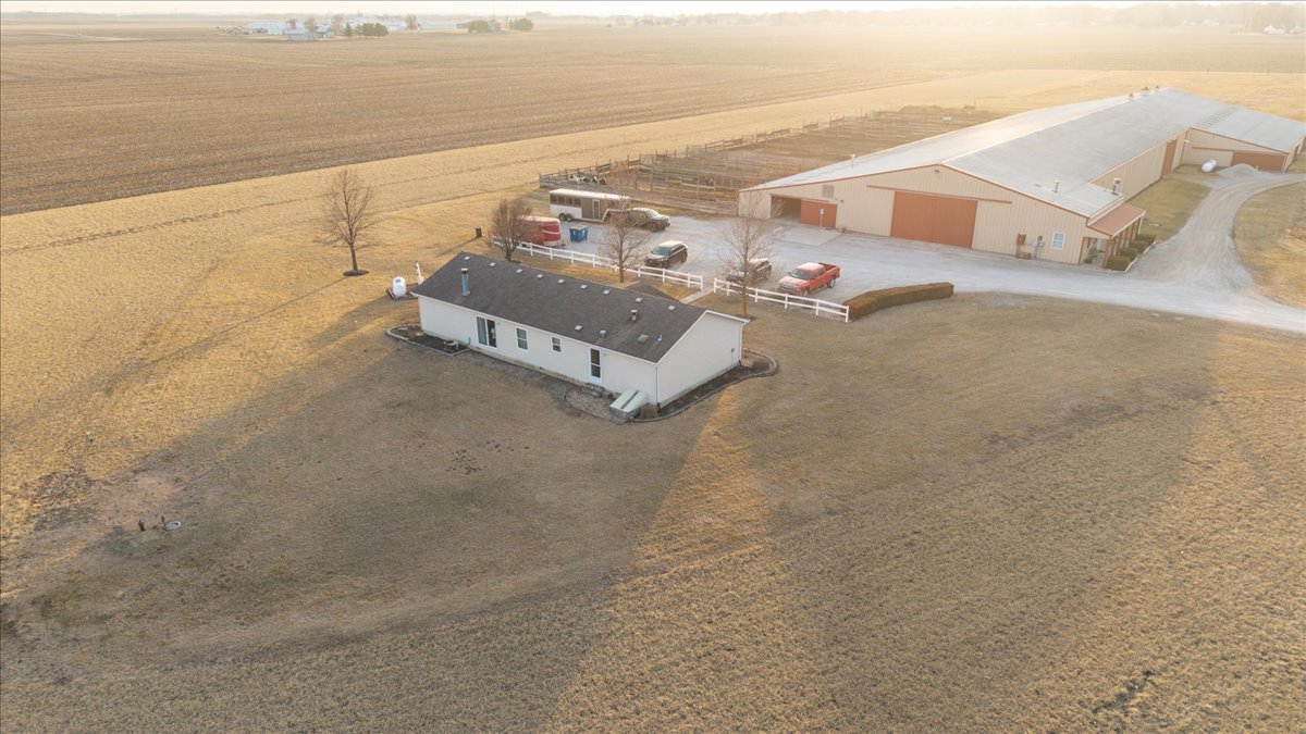 26151 E 2500 North Road, Lexington, IL 61753