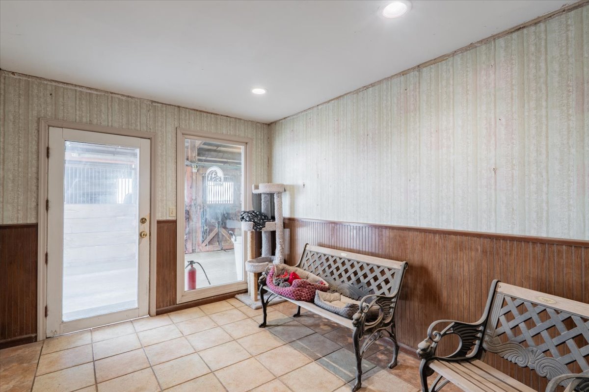 26151 E 2500 North Road, Lexington, IL 61753