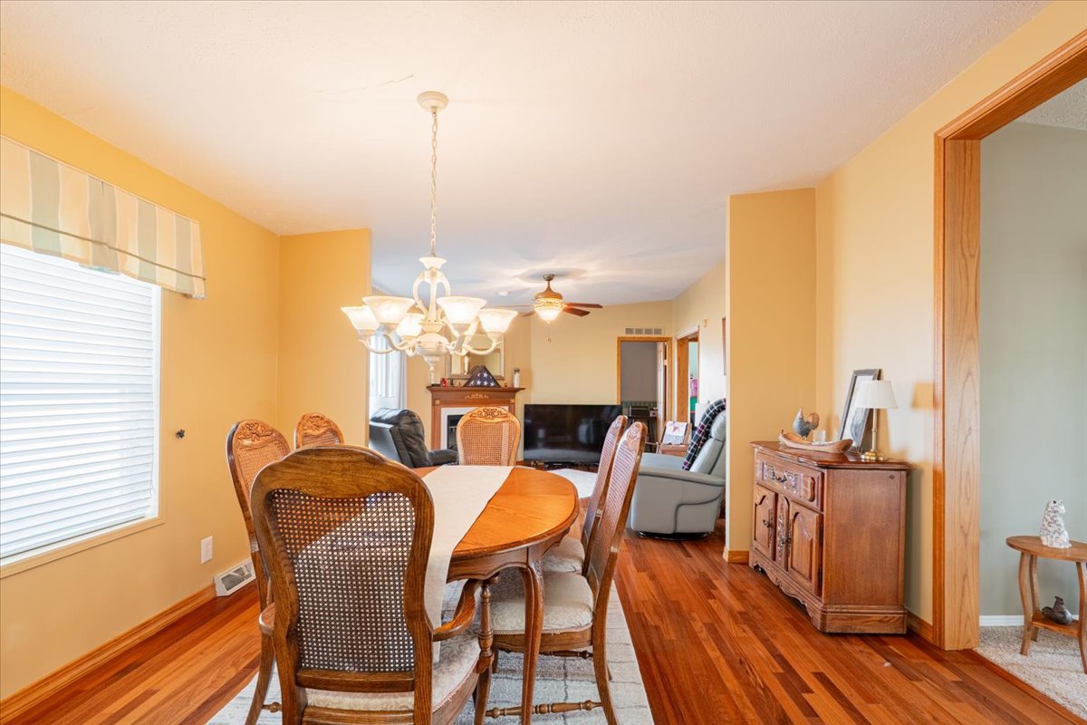 26151 E 2500 North Road, Lexington, IL 61753