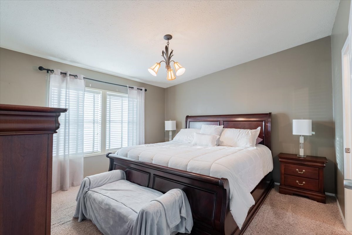 26151 E 2500 North Road, Lexington, IL 61753