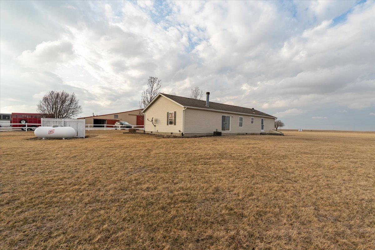 26151 E 2500 North Road, Lexington, IL 61753